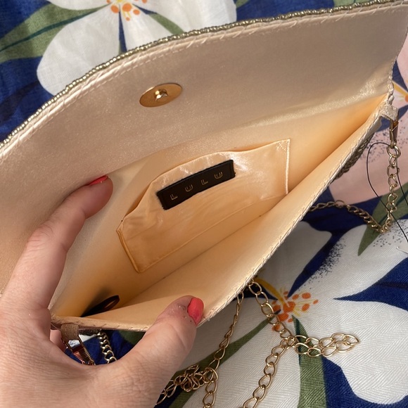Brand New Lulu Handcrafted Gold Tone Beaded Flap Clutch Chain Crossbody Purse - Picture 10 of 12